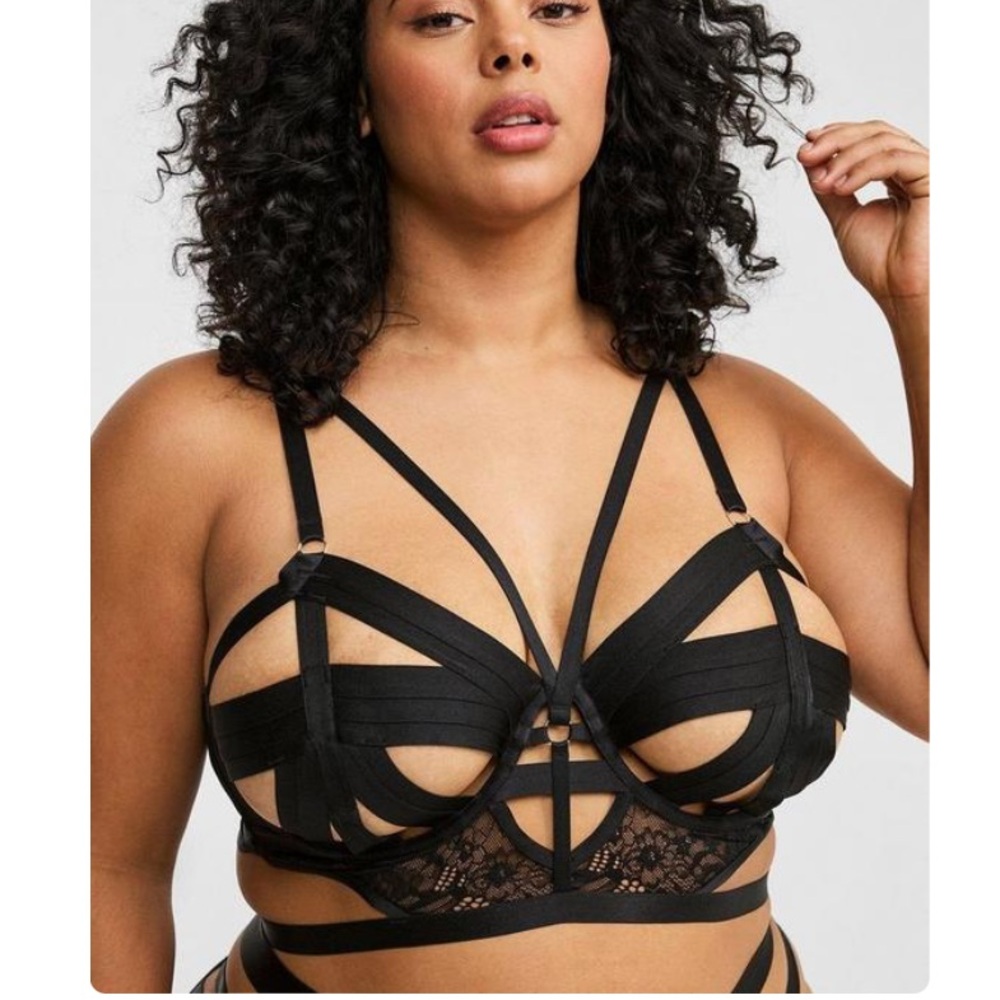 TORRID NWT Strappy Vixen Elastic Cup Underwire Bra - Picture 1 of 5